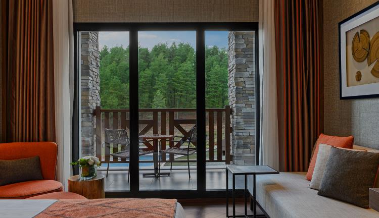 Deluxe Room, King Bed, Forest View